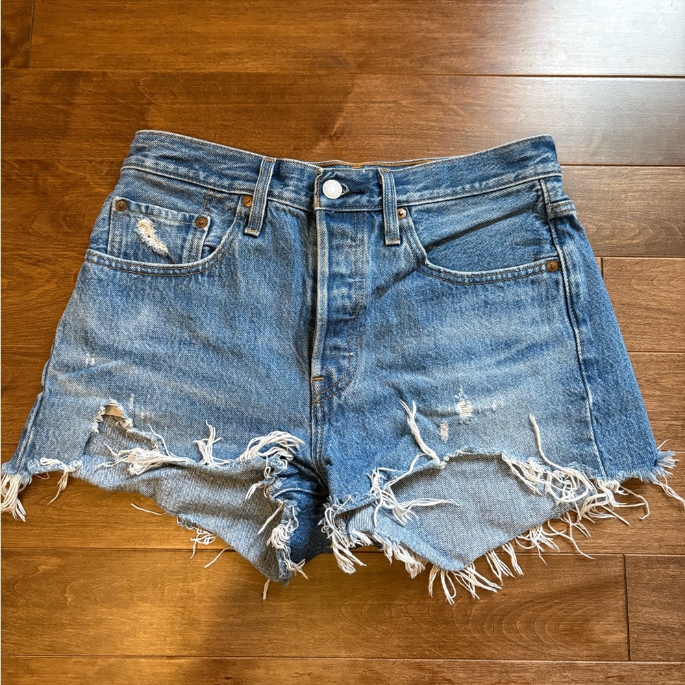 LEVI’S 501 DENIM SHORTS